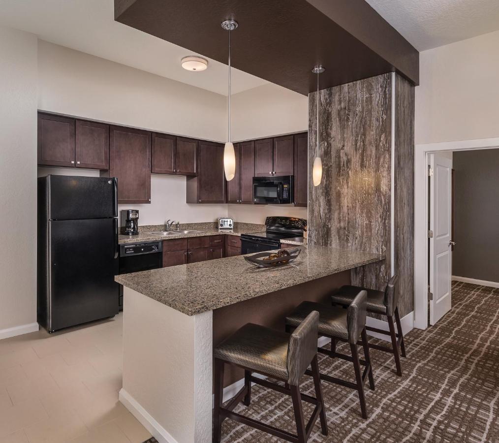 One-Bedroom Suite,1275689362:JPEG