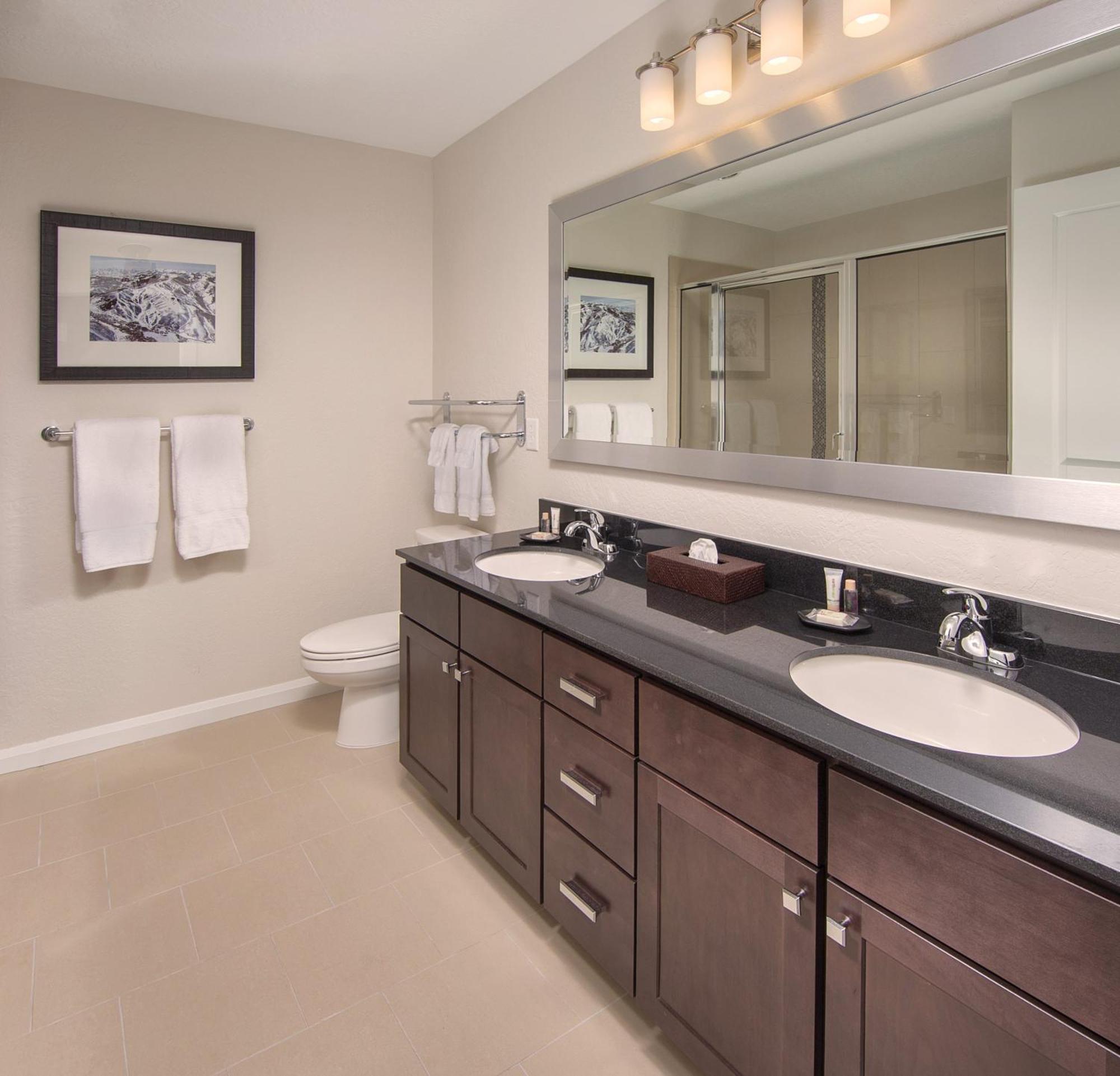Three-Bedroom Suite,1233442259:JPEG