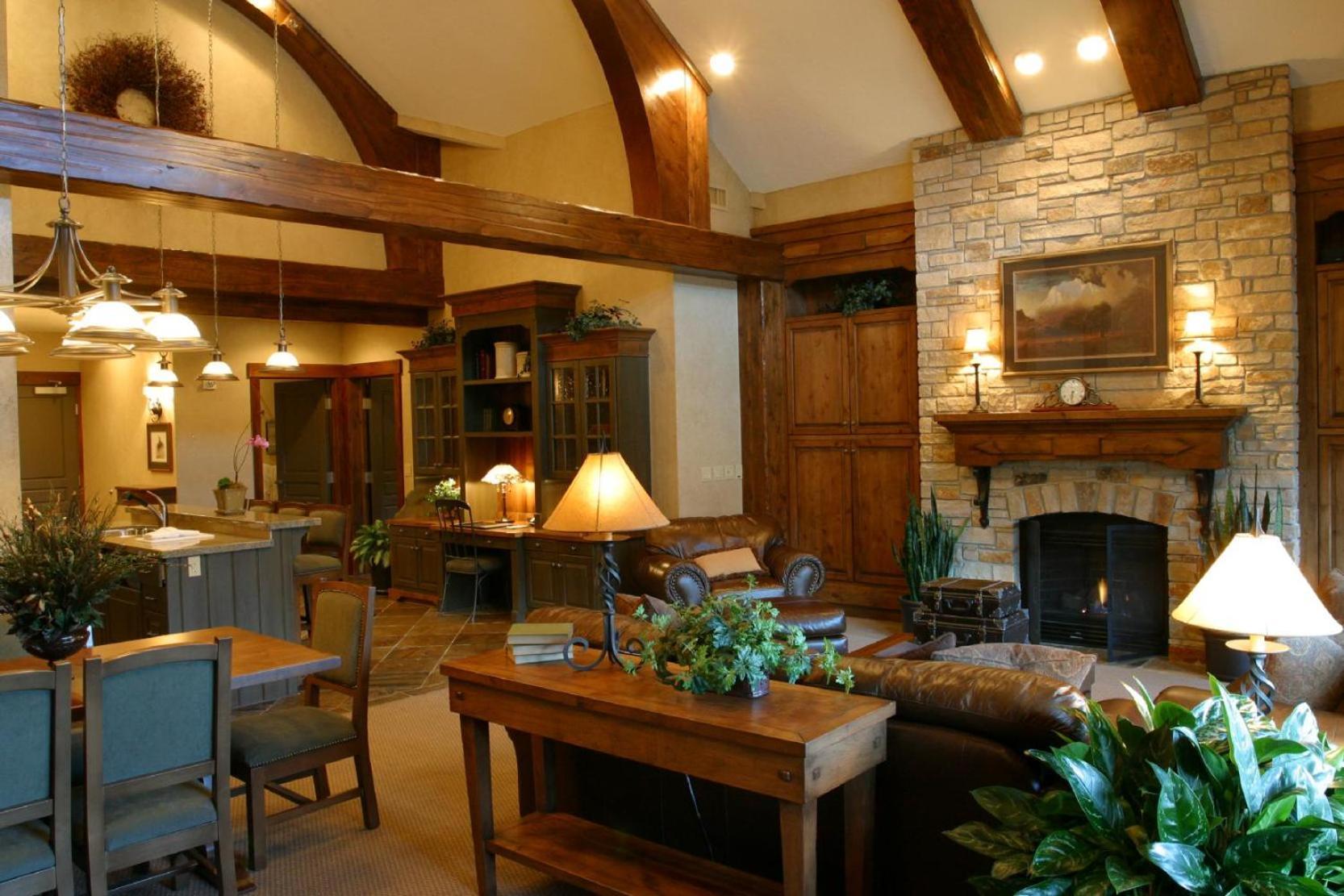2 Bedroom Penthouse Suite Mountain & Golf view Fireplace,1557442210:JPEG