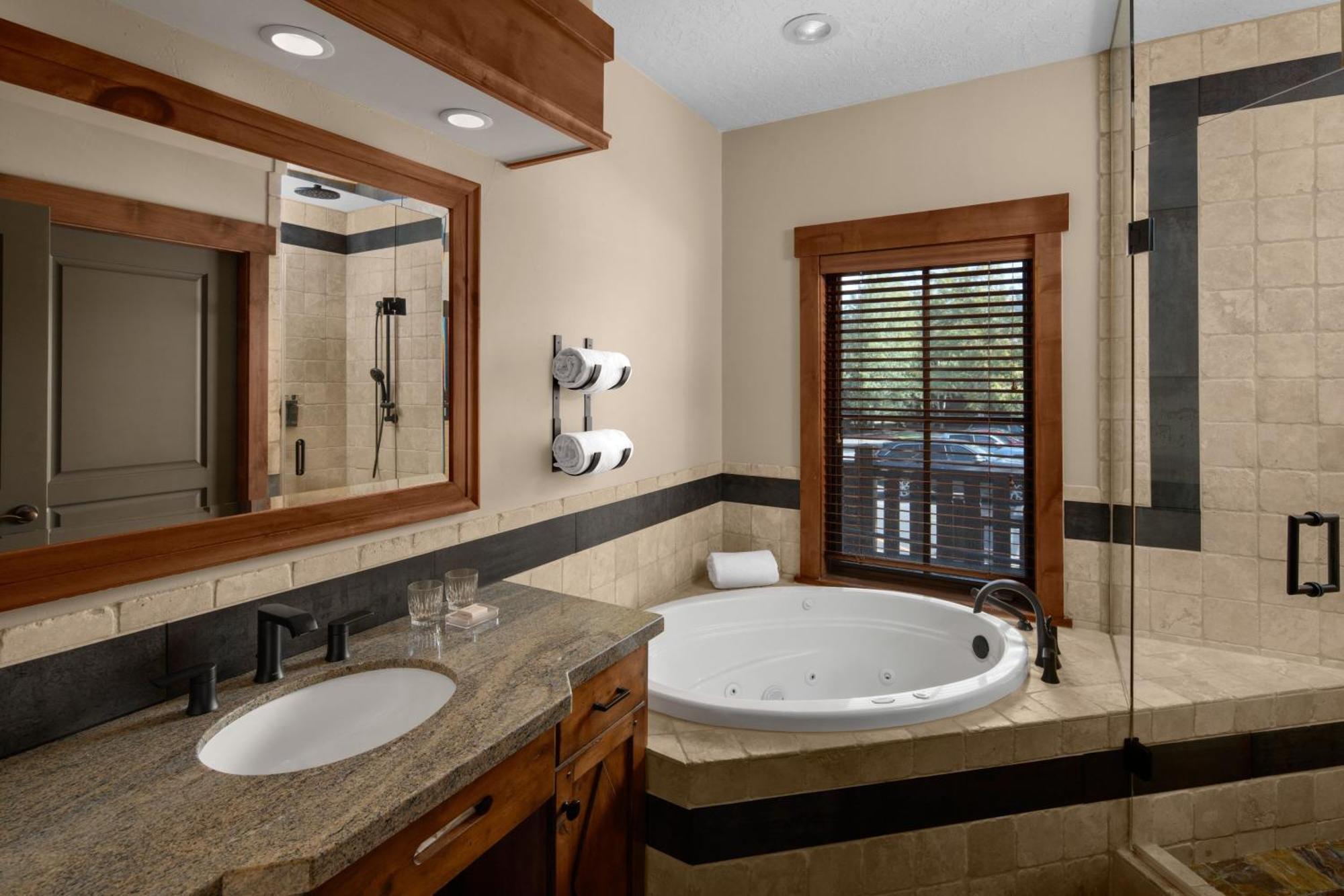 Governors 2 Bedroom Suite Mountain or Golf view Fireplace,1630874967:JPEG