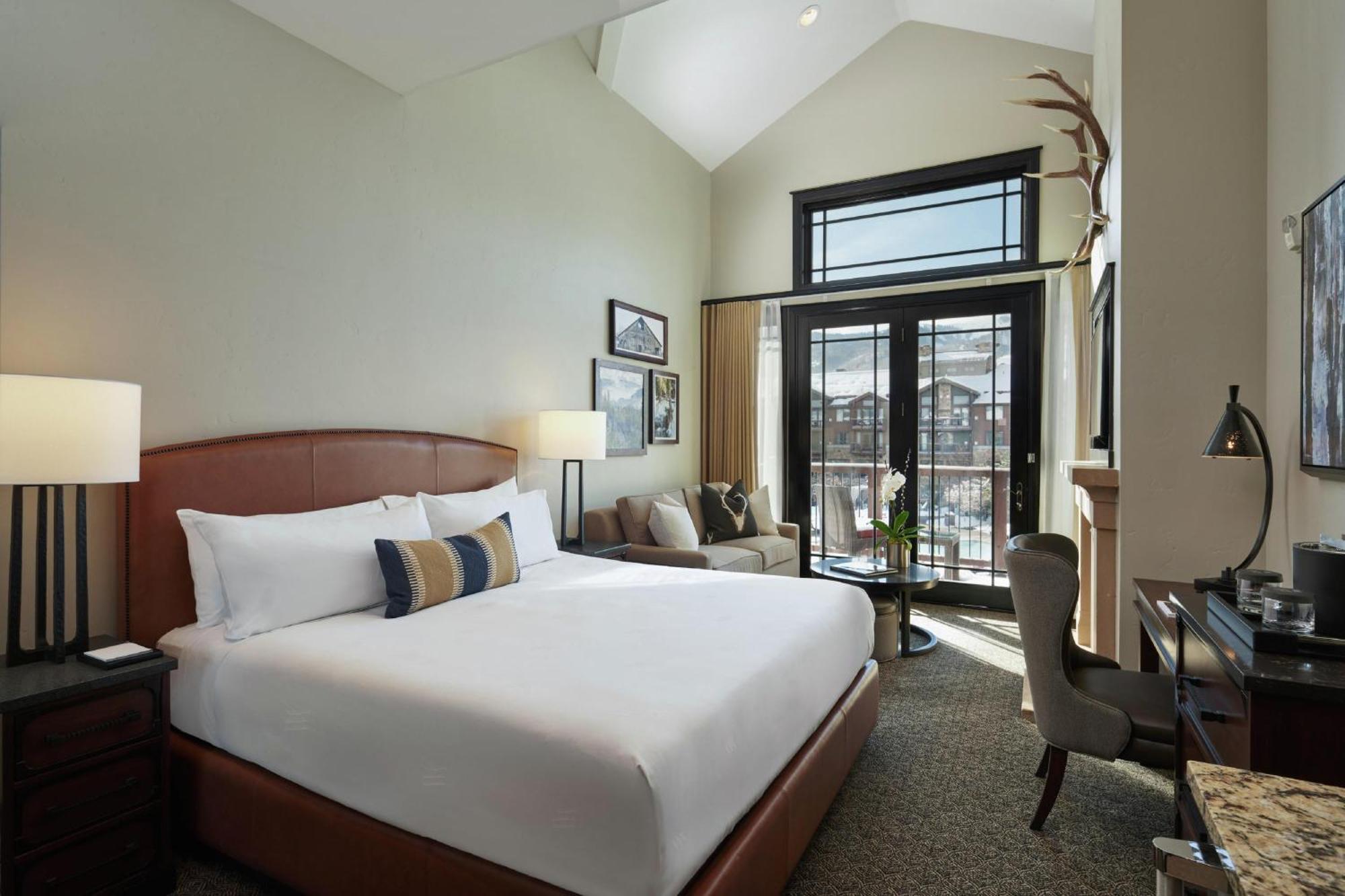 Junior King Suite with Kitchenette,1765213741:JPEG